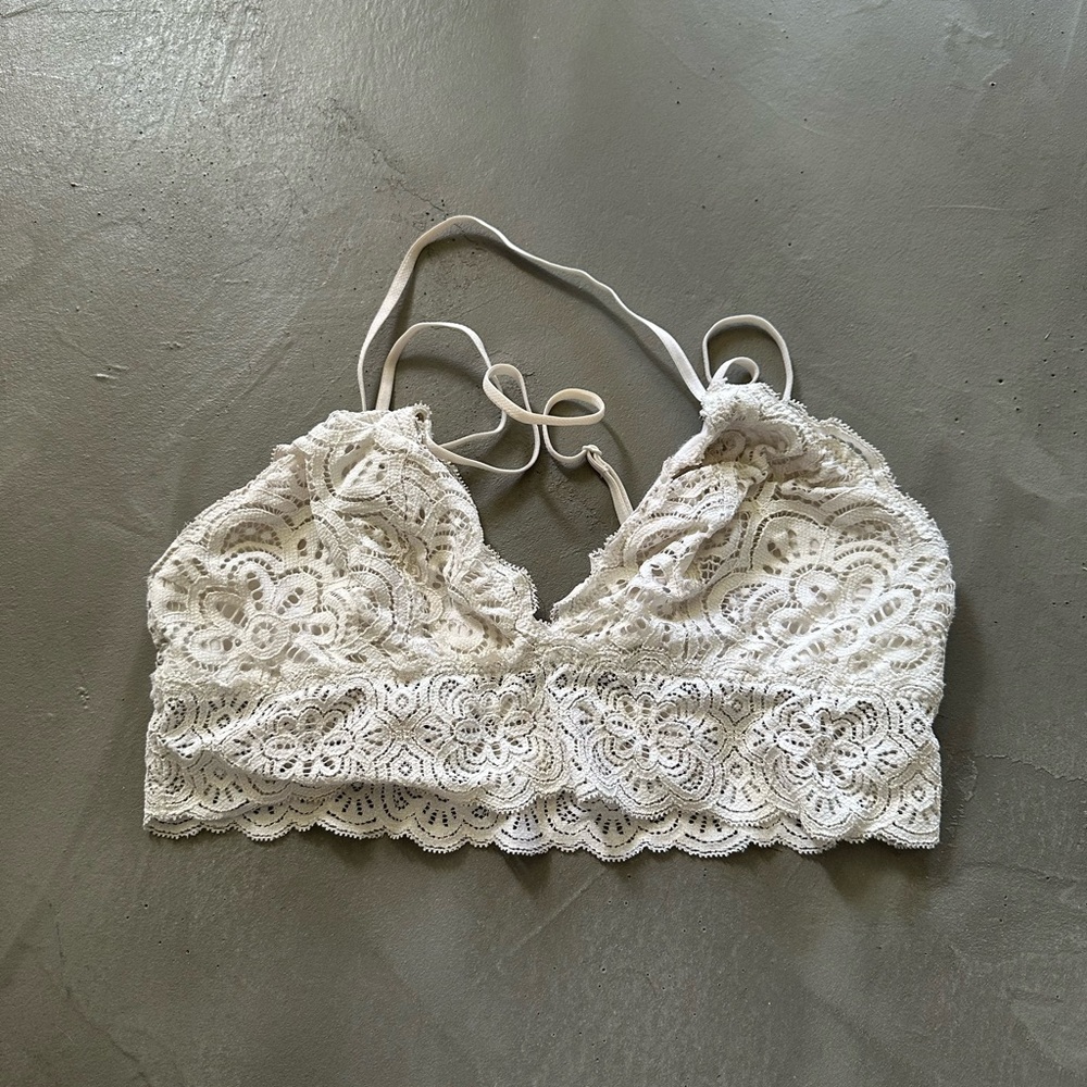 White aerie strappy bralette 🥥🤍